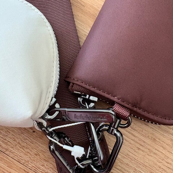 Lululemon Athletic Dual Pouch Wristlet Wallet Lava Cake Light Ivory NWT - Picture 5 of 6